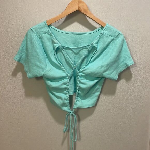 Nwot Wild Fable woman’s aqua green open back crop tee shirt - Picture 6 of 11